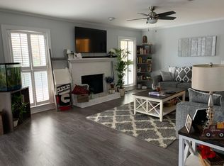 304 Hollyfax Cir, Sandy Springs, GA 30328