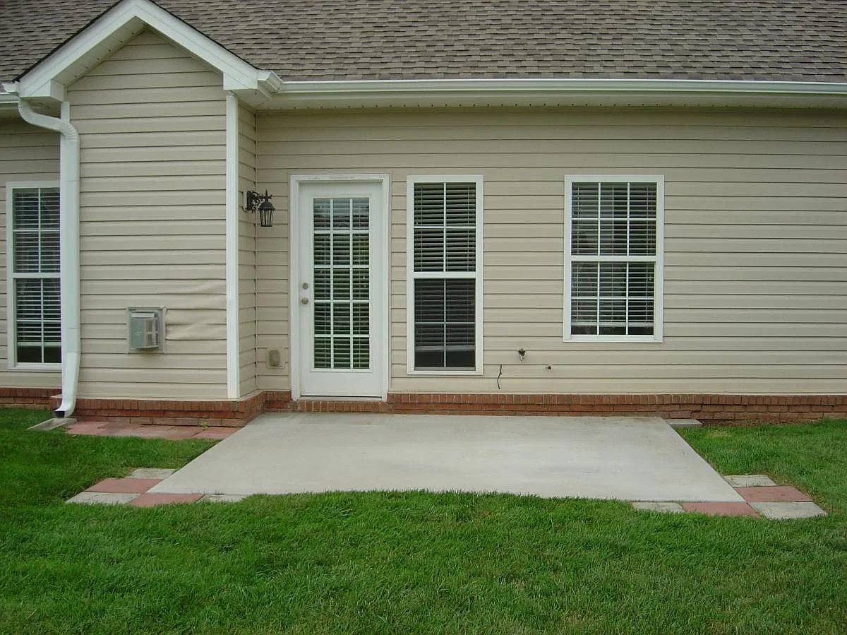 3 bed, 1644 sqft, $2,100 — Photo 3