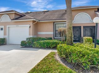 8350 Springlake Dr, Boca Raton, FL 33496