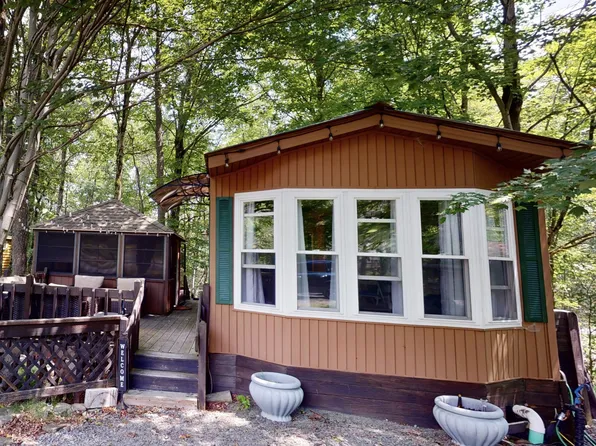 S 607 Bald Eagle Ln, Gouldsboro, PA 18424