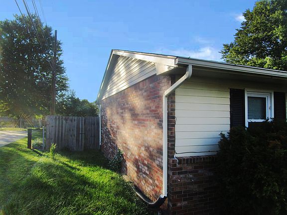 2nd image of 129 Molly St
