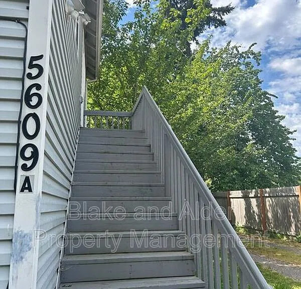 5609A SE 117th Ave — Photo 1