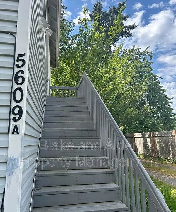 5609A SE 117th Ave