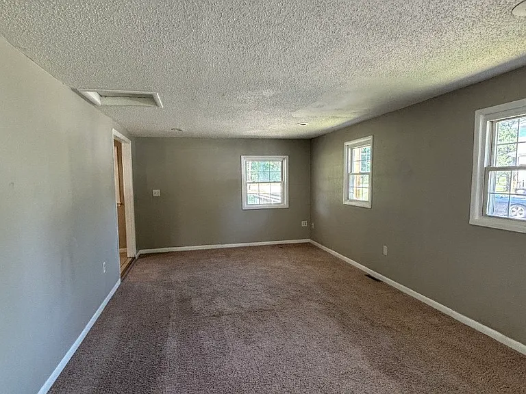 923 Seriff Rd — Photo 9