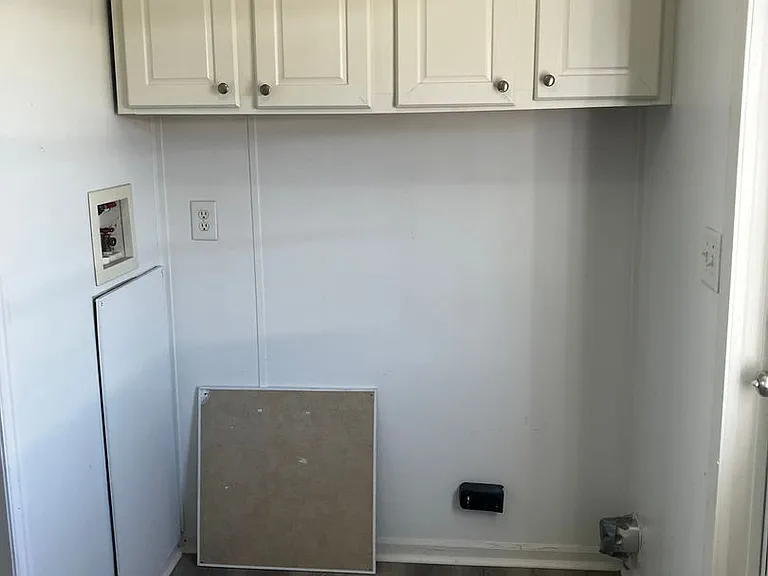 1626 Bradley Ln — Photo 5