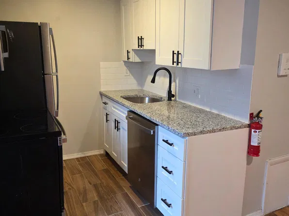 100 N 3rd St APT 4B, Philadelphia, PA 19106
