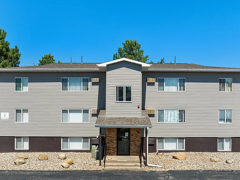Canyon Lake Apartments — Photo 18