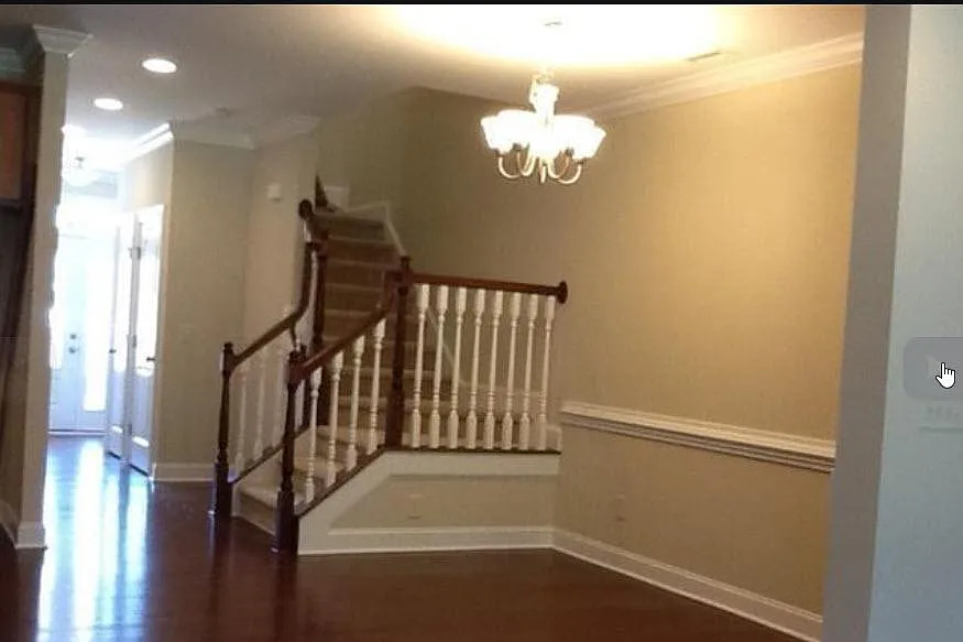 3 bed, 2.5 bath, 2011 sqft, $2,100 — Photo 4