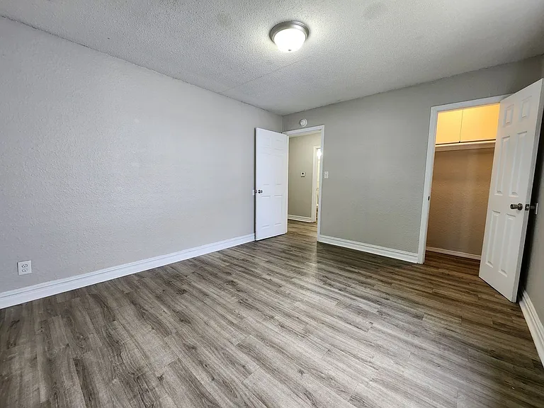 939 S Fort Ave — Photo 12