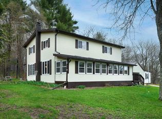 N2729 Hartman Creek Rd, Waupaca, WI 54981