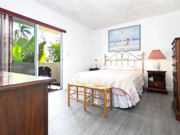 7505 SW 82nd St APT 222, Miami, FL 33143