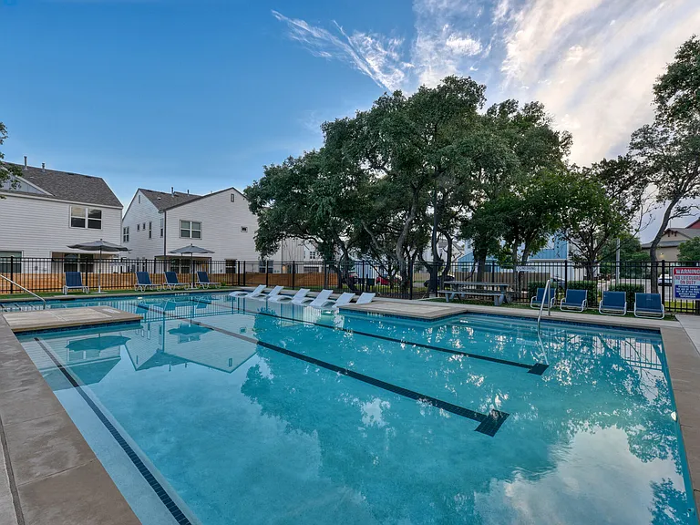Farm Haus Luxury Rental Homes — Photo 31