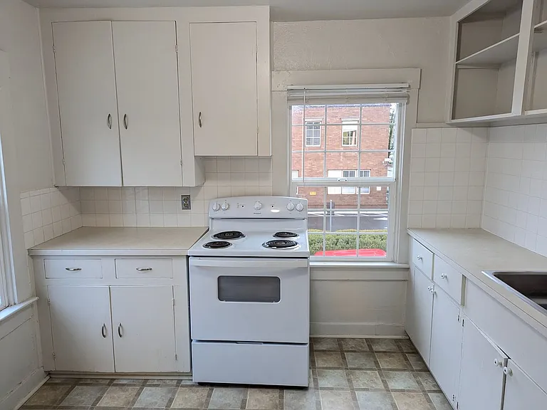 4712-16 SE Belmont St — Photo 3