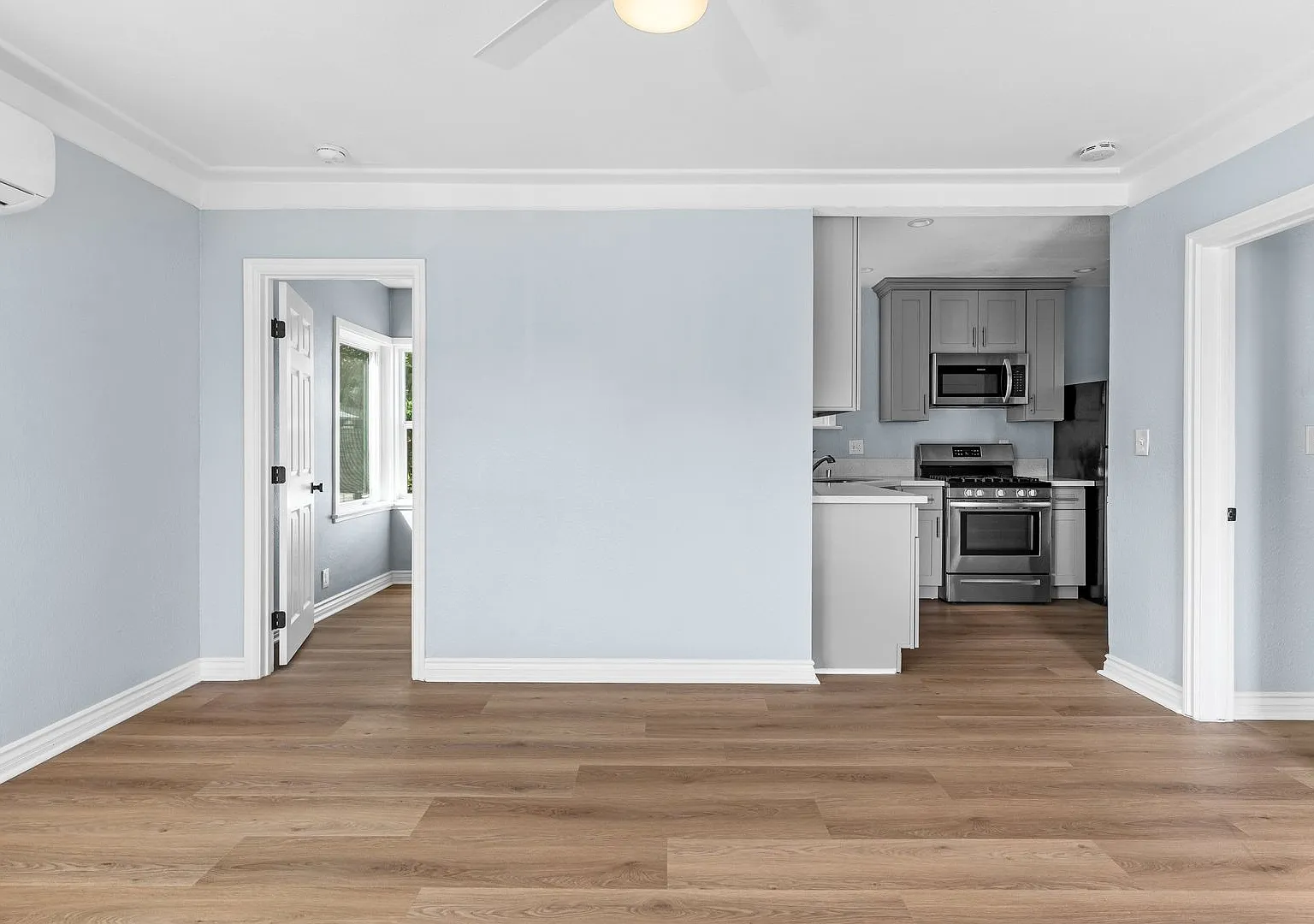526 Lime Avenue — Photo 2