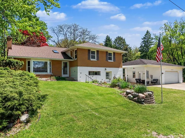 69193 Center St, Paw Paw, MI 49079