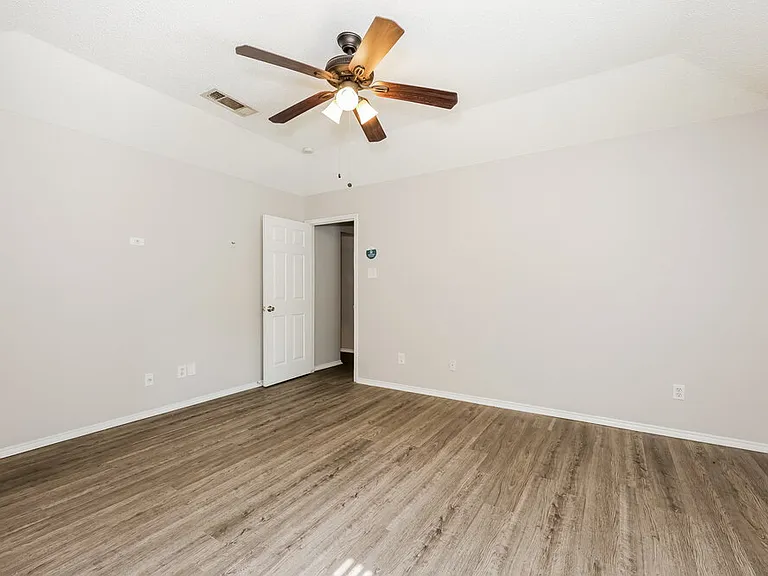 1104 Havenbrook Dr — Photo 11