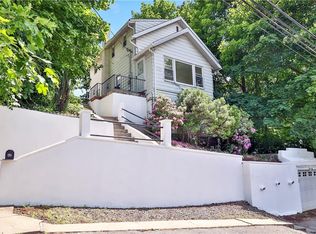 40 Howard Ave, Valhalla, NY 10595