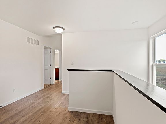 3rd image of 251 Crestfield Ct