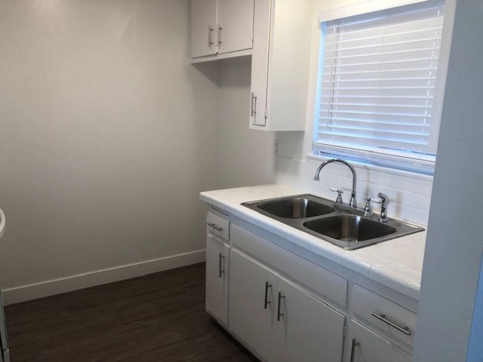 1st image of 127 W Santa Barbara St APT B