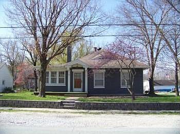 1st image of 105 E Meadow Ave
