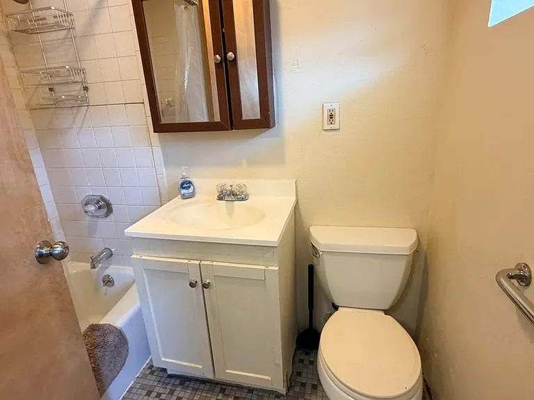 4 Mill St #5 — Photo 8