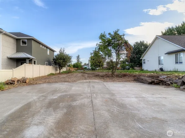 316 SW 12th Street, College Place, WA 99324