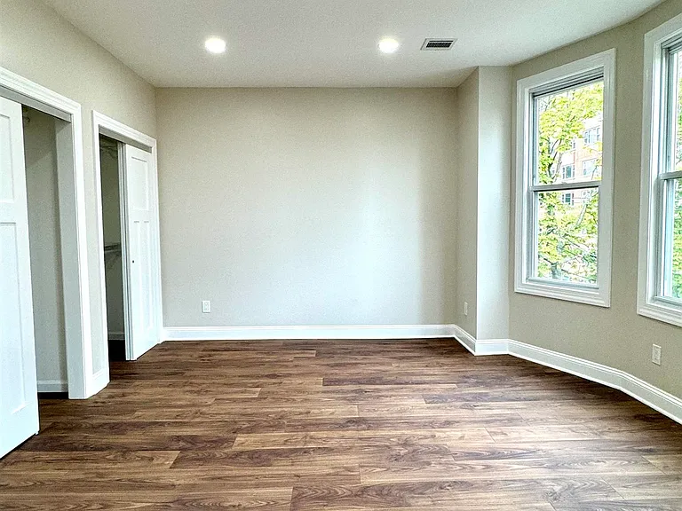 118 Parkview Ave #2 — Photo 18