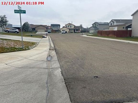 Exterior Neighborhood (street photo)