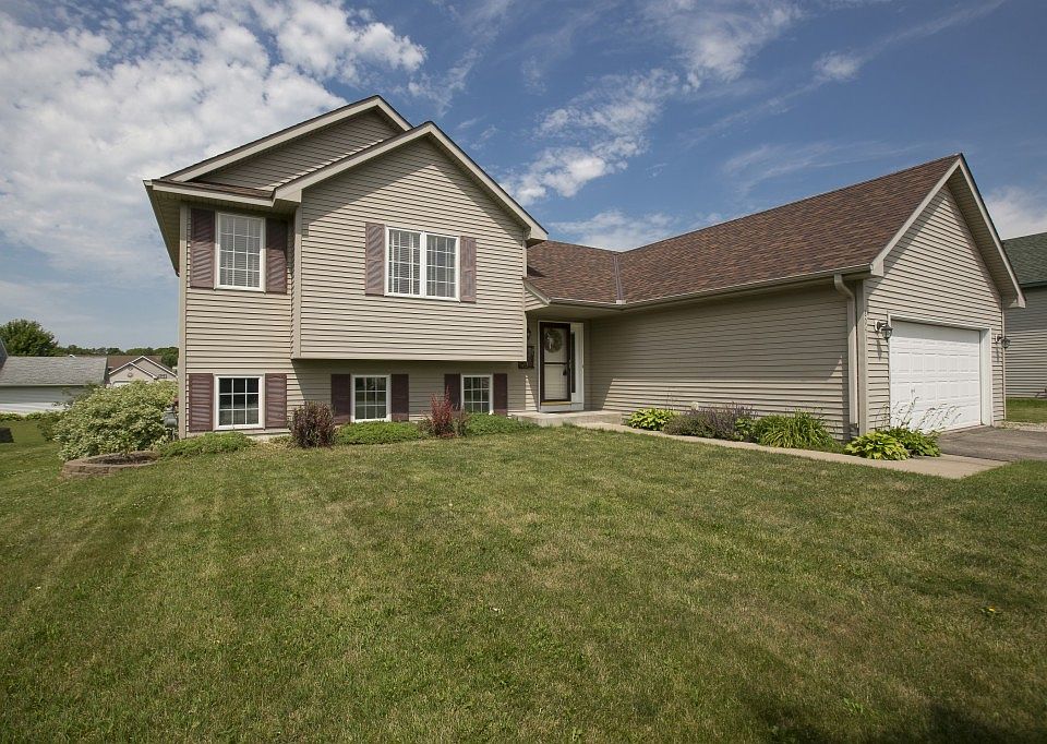 1st image of 8041 Meadowood Dr