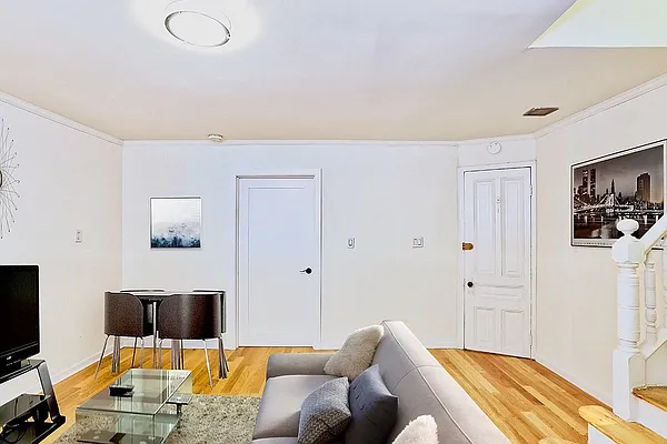 Rented by Tyler Vincent Real Estate Inc | media 21