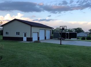 7100 N Union Rd, Cedar Falls, IA 50613