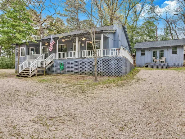 841 Poplar, Holly Lake Ranch, TX 75765