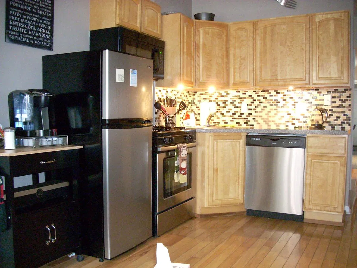 2 bed, 700 sqft, $3,150 — Photo 2