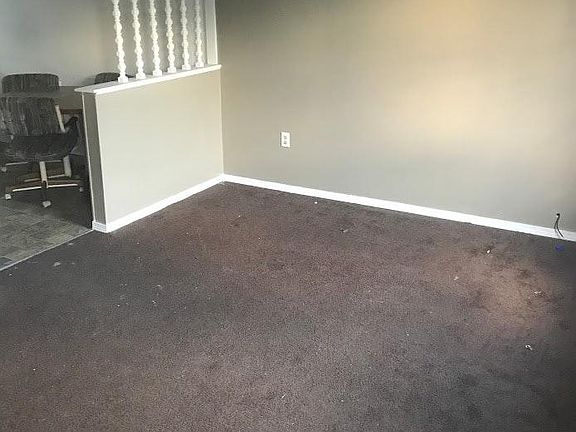 Spacious, bright living room