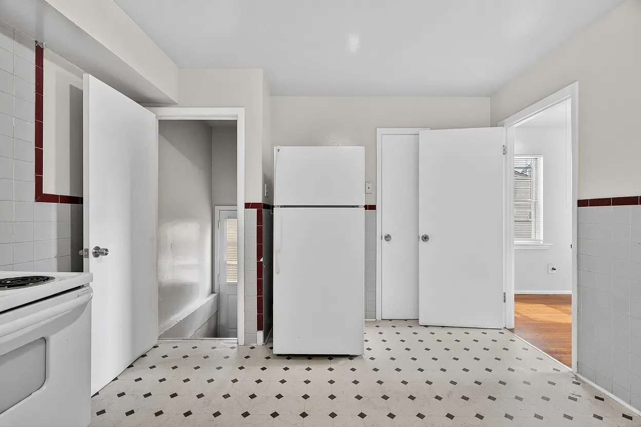 3 bed, 864 sqft, $1,225 — Photo 4