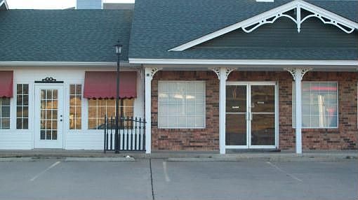 4th image of 2401 N Oak Ave