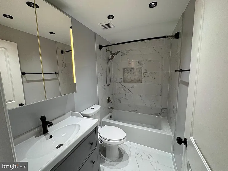 5585 Hecate Ct — Photo 28