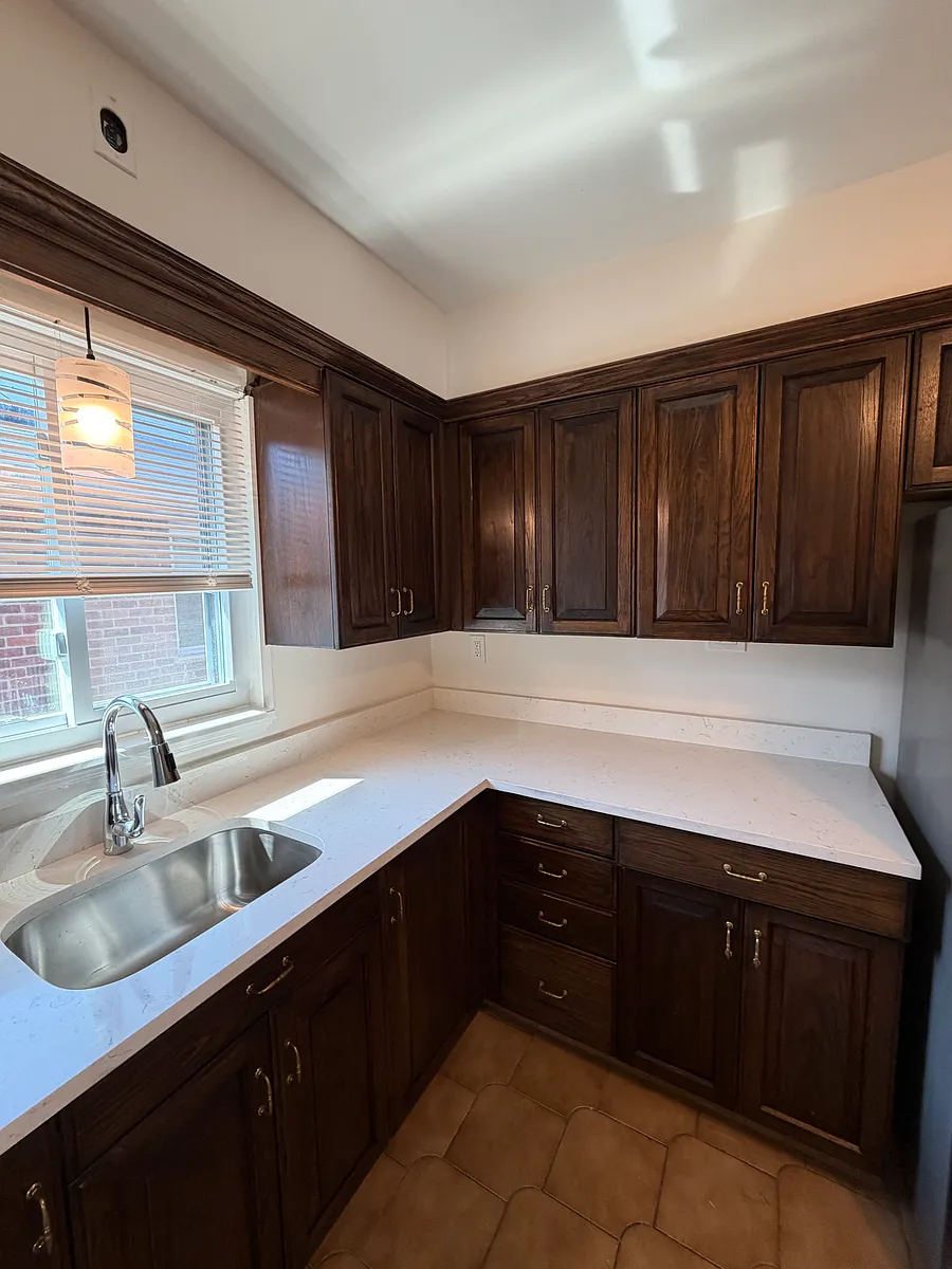 Building Photo - 15-14 200th St #2