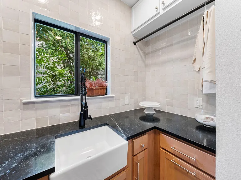 202 Top O The Lake Dr — Photo 17