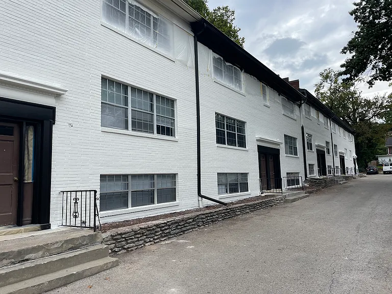 Grinstead Manor Apartments — Photo 13