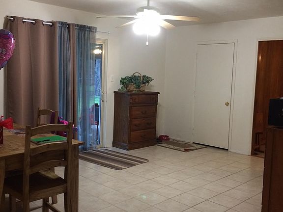 3rd image of 113 Sandy Ln