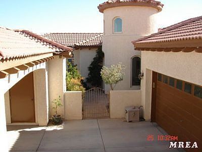 FROM GARAGE TO COURTYARD