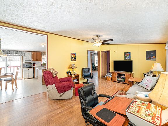 3rd image of 1051 Duquesa Dr