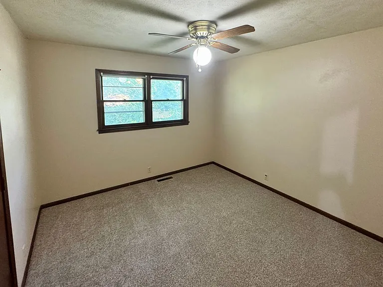 1405 Westwind Dr — Photo 11