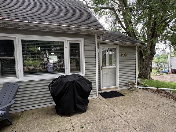 2nd image of 703 E Main St