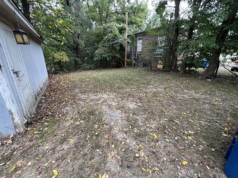 323 Lee St — Photo 7