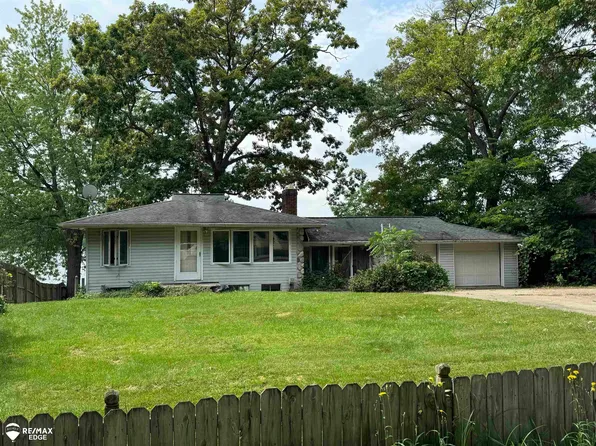 2103 Miles Rd, Lapeer, MI 48446