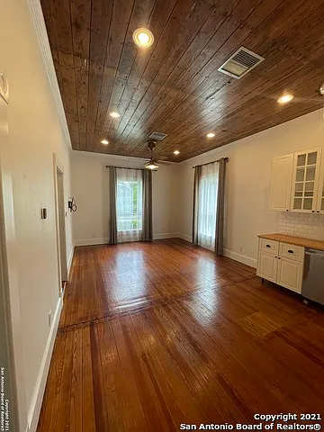 218 Vance St — Photo 4
