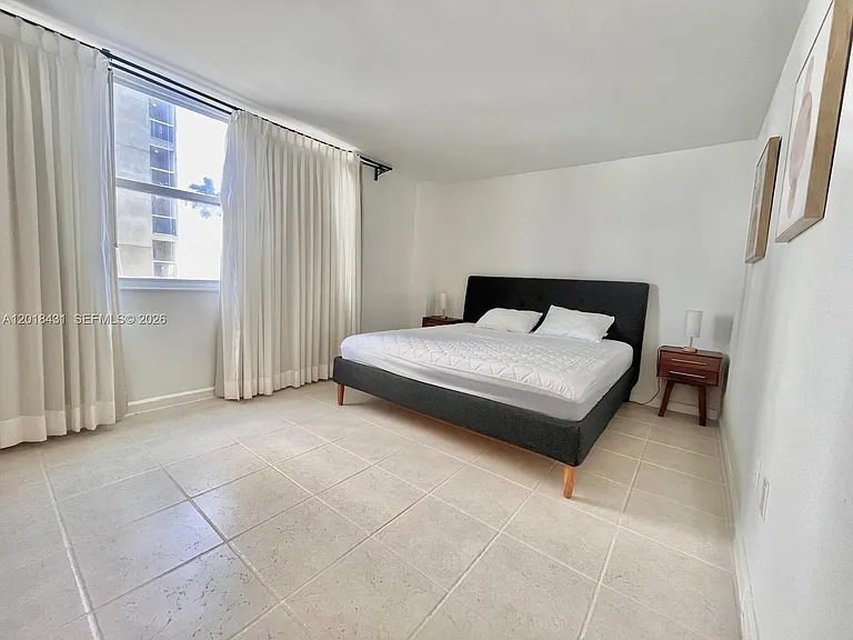 5838 Collins Ave #2D — Photo 18