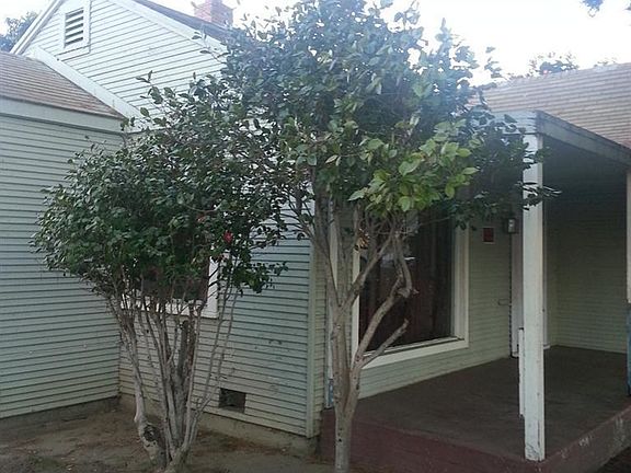 3rd image of 220 E Vine St